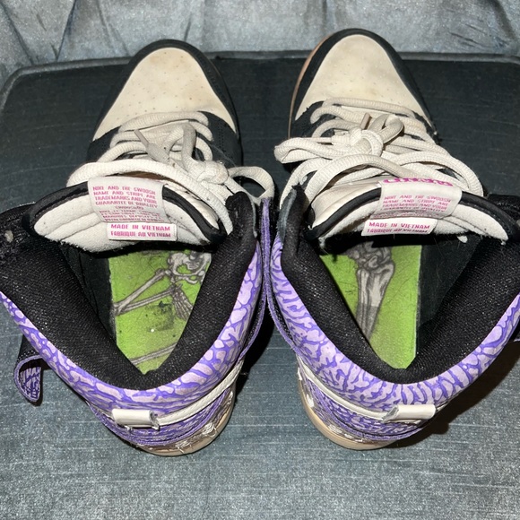 Nike “Send Help” Dunk’s - Picture 7 of 10